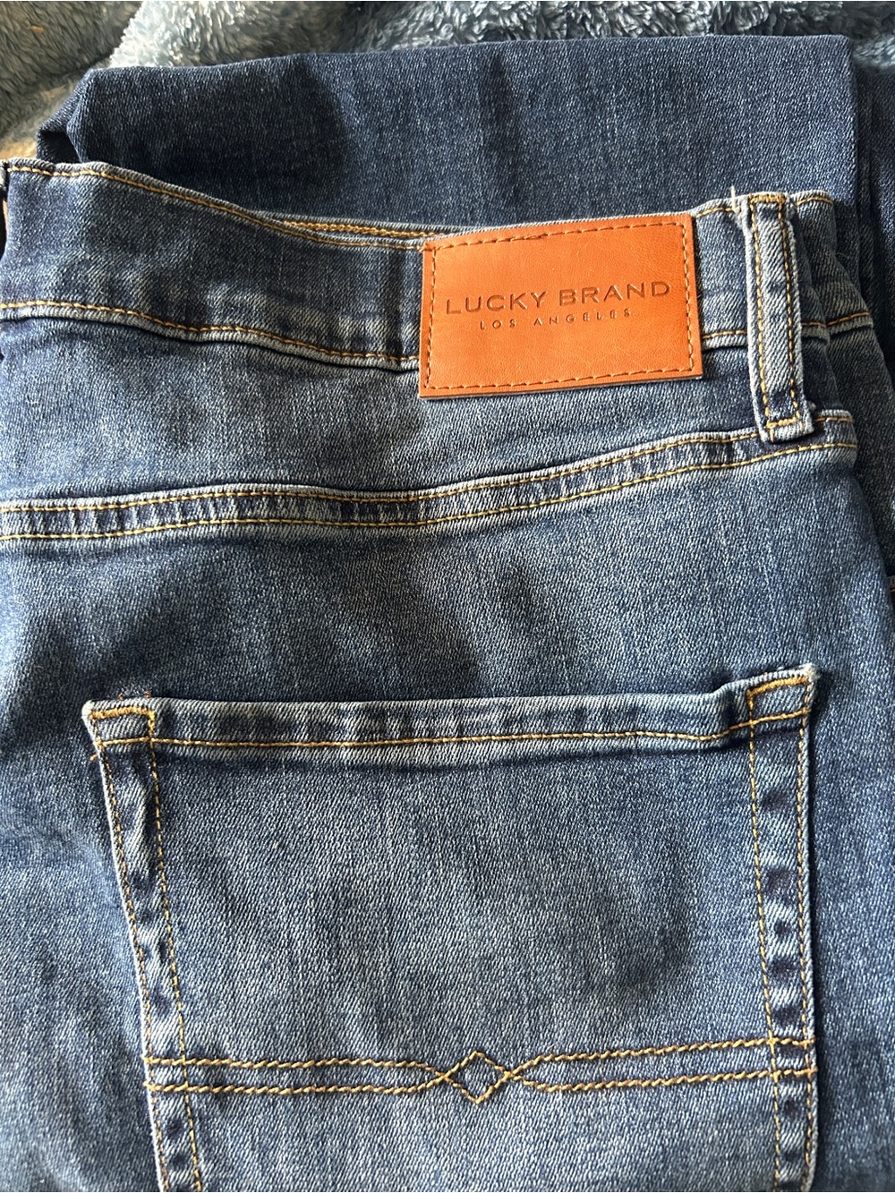 Lucky Brand Straight Leg Jeans in Blue 36/32